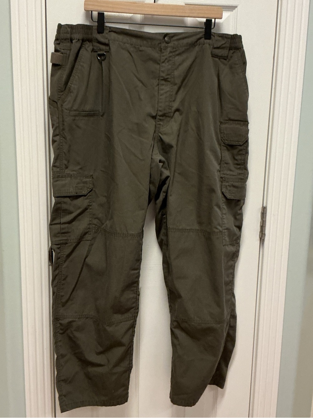 5.11 Tactical Men’s Cargo Tactical Pants Green Solid Regular 42x30 Cotton Poly